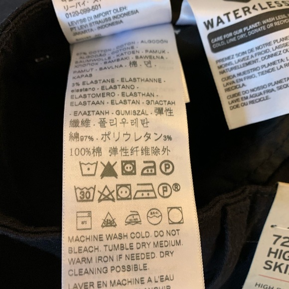 Levi’s 721 High-Rise Skinny Jeans in Black - Picture 15 of 16